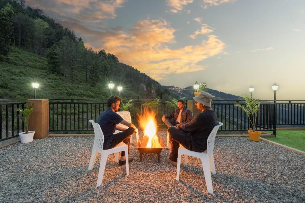 The Tranquility Retreat I Vacations I Conference I Mice I Family Events I Open Air Terrace I Sky Bonfire I Kufri By Exotic Stays Bagian luar foto